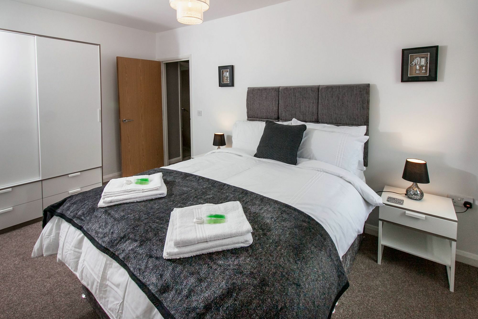 Apartament Cwrt Sofia Cardiff Zewnętrze zdjęcie